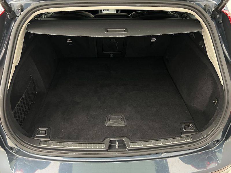 Volvo V60 B4 MOMENTUM AUT  - fotka 5 z 42