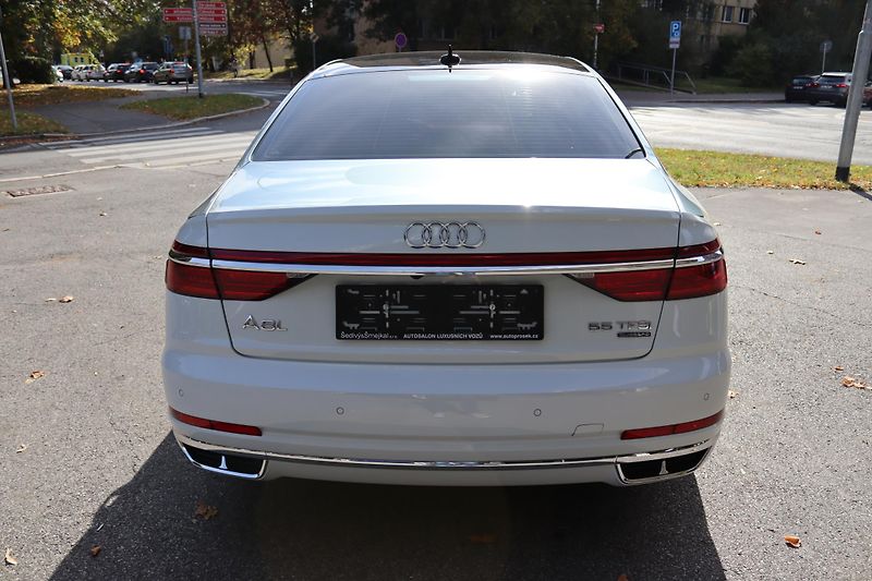 Audi A8 - fotka 15 z 68