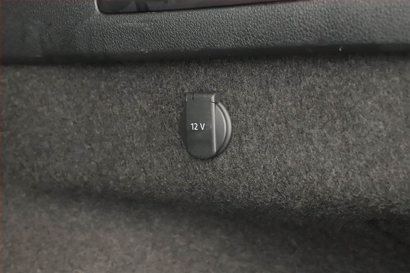 Volkswagen Passat (2021) 2.0 TDI, Automat, Kůže, Navi - fotka 12 z 20