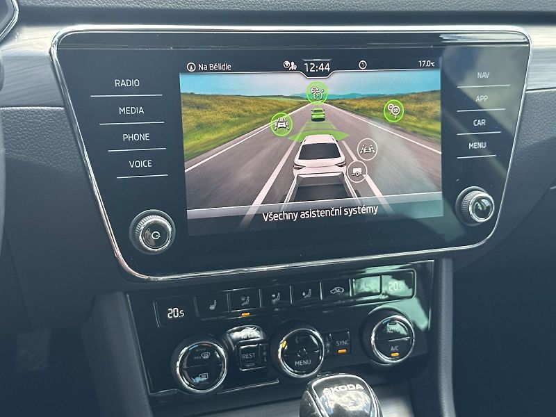Škoda Superb (2023) Combi 2.0 TDI DSG Style - fotka 20 z 34