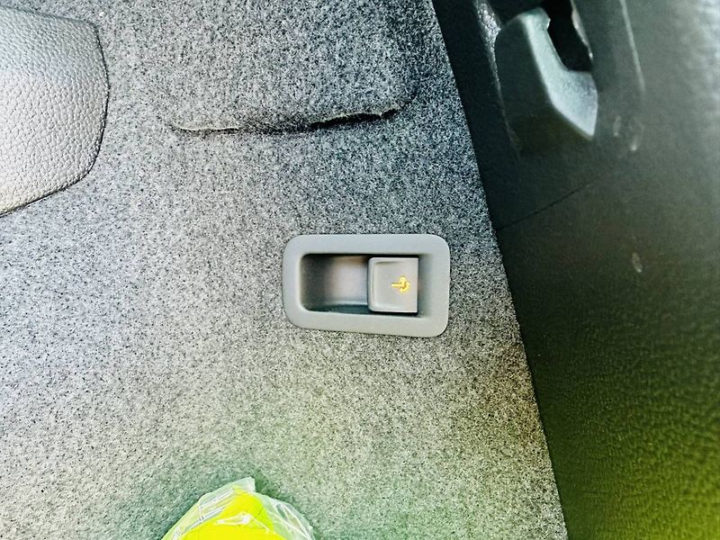 Škoda Karoq Sportline 2,0TDI 110kW DSG7 4x - fotka 31 z 37
