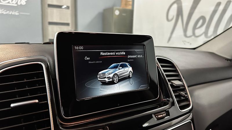 Mercedes-Benz GLE 250D / 4.MATIC / DVĚ SADY KOL - fotka 35 z 46