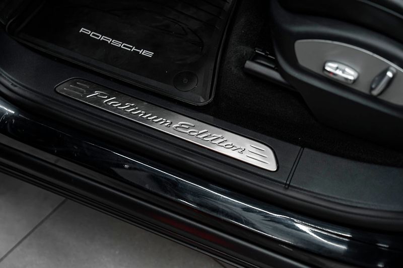 Porsche Cayenne Diesel Platinum - fotka 14 z 20