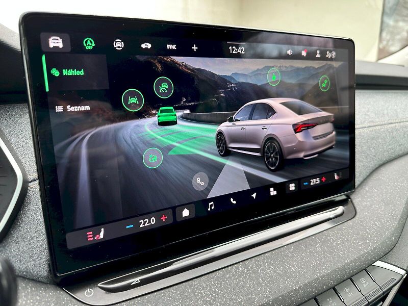 Škoda Octavia (2024) 1.5 TSI 110kW MHEV Top Selecti - fotka 18 z 25