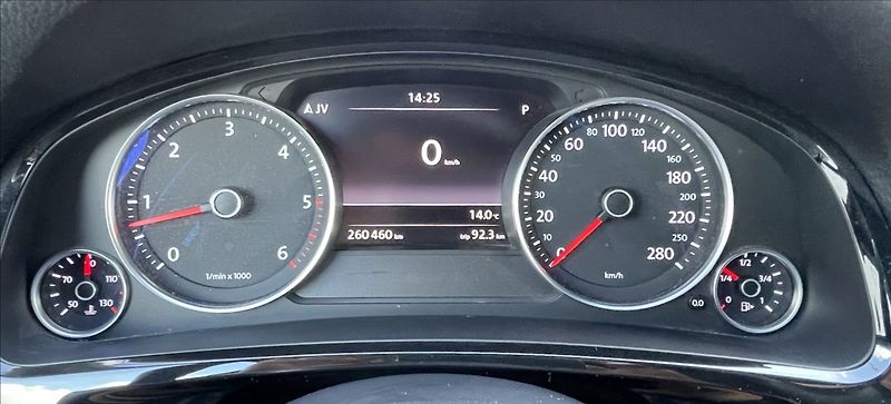 Volkswagen Touareg 3,0 TDi,V6,180kW,4x4,STK 5/28 - fotka 13 z 28