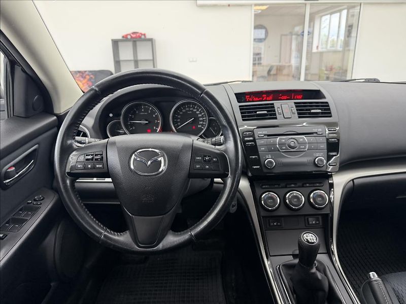 Mazda 6 2,0 i, klimatizace, tažné zař. - fotka 9 z 27
