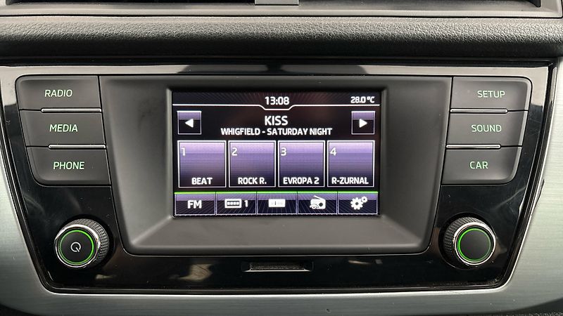 Škoda Fabia 1.0 TSI Ambition - fotka 11 z 23
