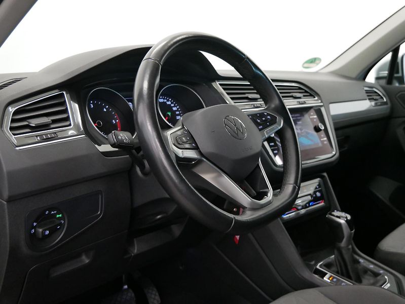 Volkswagen Tiguan - fotka 14 z 28