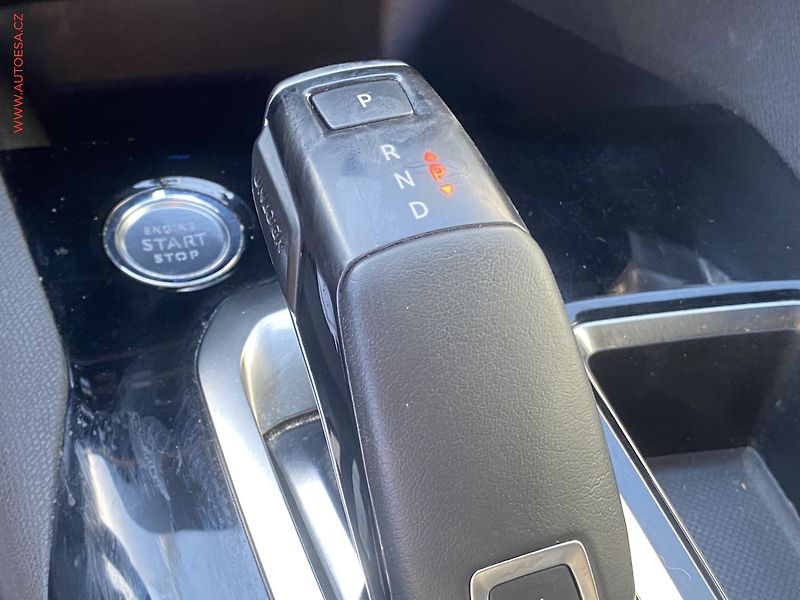 Peugeot 3008 (2019) 2.0 HDi, GT, AT, LED, navi - fotka 14 z 18