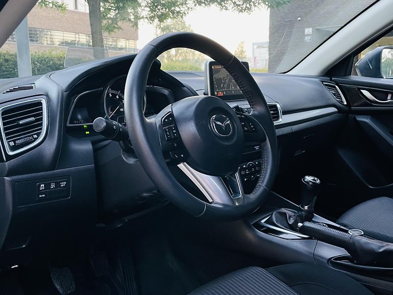 Mazda 3 2.0i MAN VÝHŘEV SENZORY HEADUP - fotka 22 z 41