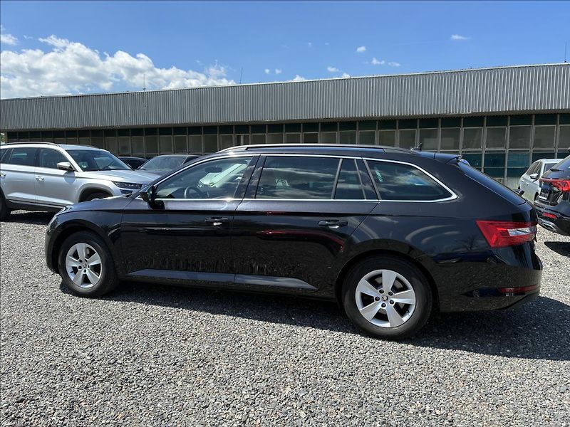 Škoda Superb 2,0 TAŽNÉ,EL.KUFR,KAMERA - fotka 3 z 32