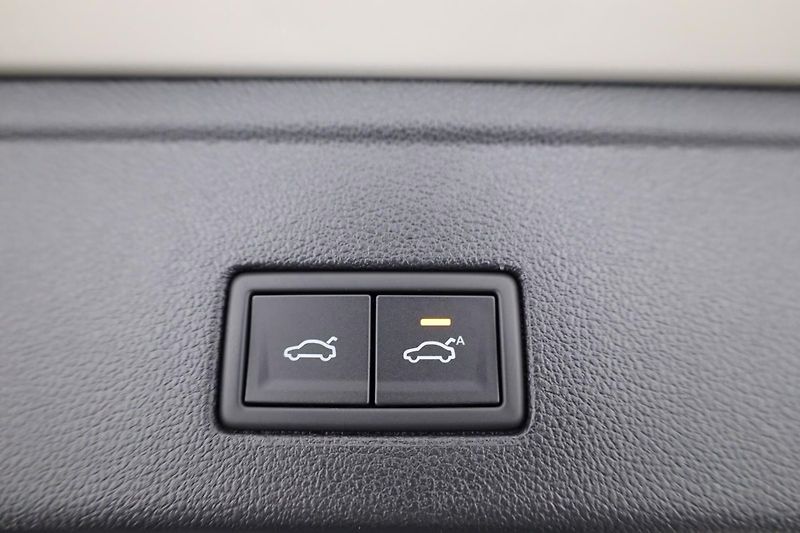 Volkswagen Touareg TDI 210kW R-Line 360 Ventilace - fotka 15 z 15