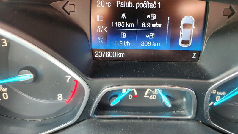 Ford Kuga (2017) 1,5 EcoBoost 110kw CZ - fotka 10 z 29