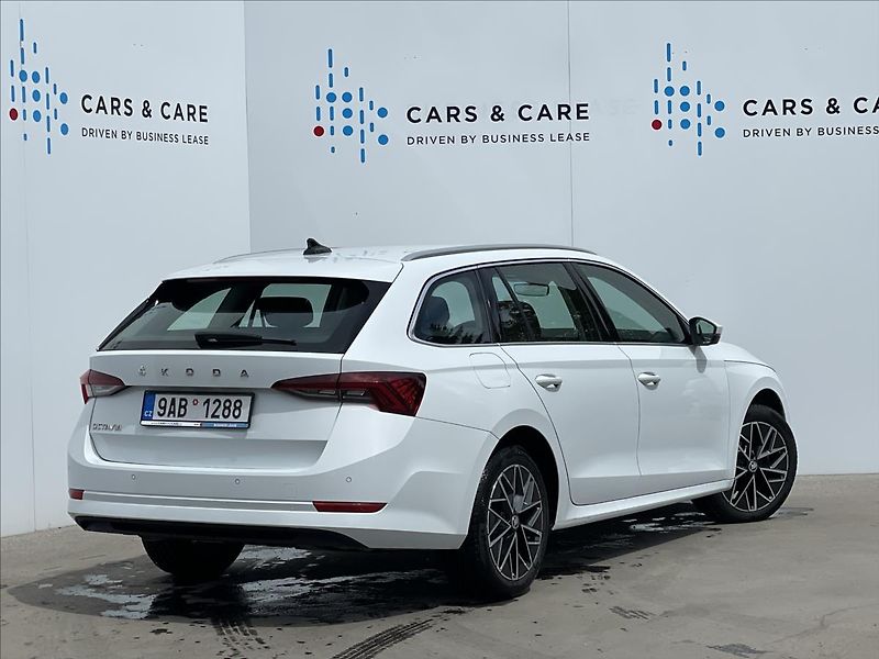 Škoda Octavia 2,0 TDI DSG Combi Style LED - fotka 3 z 24