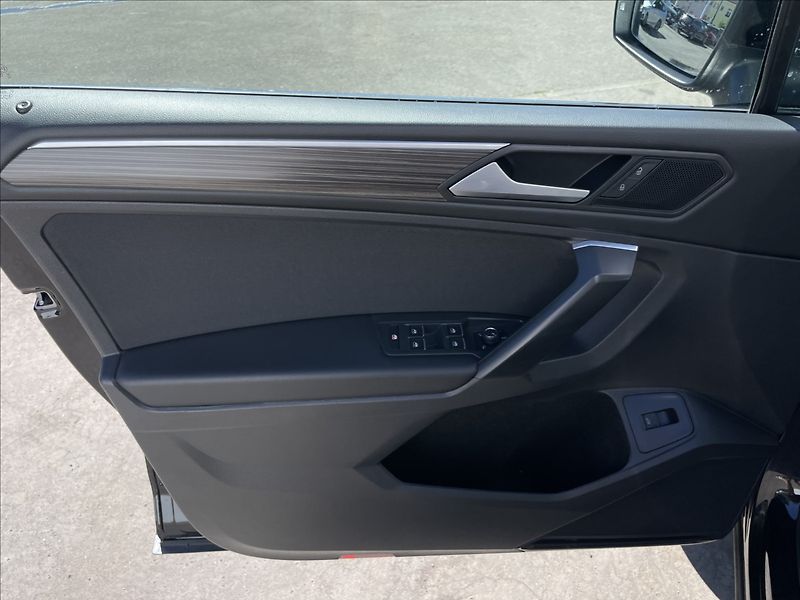 Volkswagen Tiguan Allspace 1,5 TSI DSG Elegance MatrixLED - fotka 14 z 23