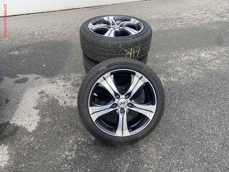 Hyundai ix20 (2015) 1.6i, CrossLine, AT, TZ - fotka 17 z 17