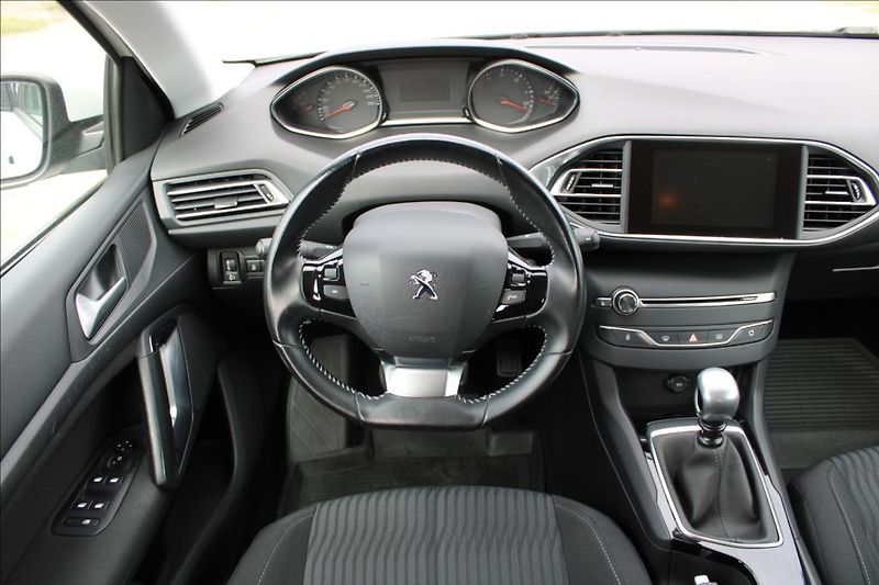 Peugeot 308 1,6 HDi  1.maj.,ČR,73.469km - fotka 12 z 24