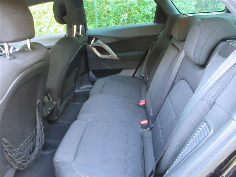 Citroën DS5 2,0 HDi Hybrid, 4x4, automat - fotka 15 z 26