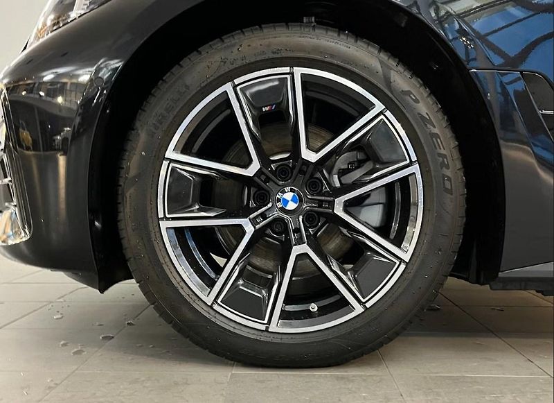 BMW i4 eDrive40 GC Tažné Ambient Kam. - fotka 4 z 13