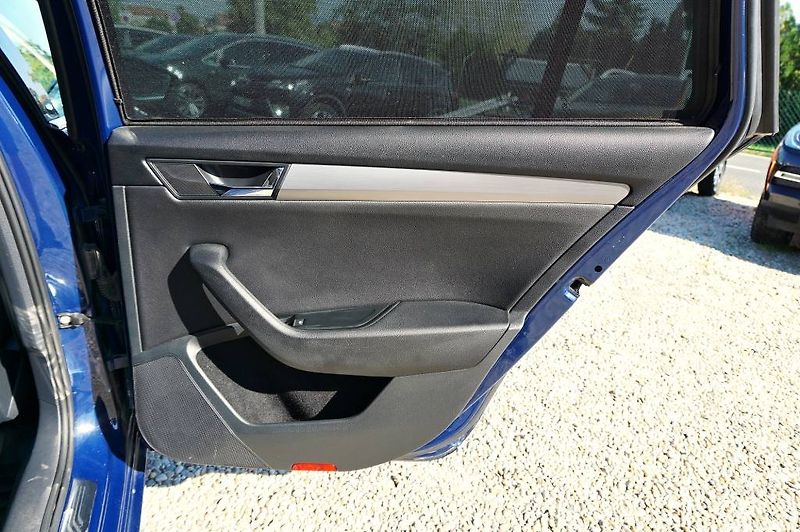 Škoda Superb (2015) STYLE 2,0 TDI 140 kW - fotka 15 z 43