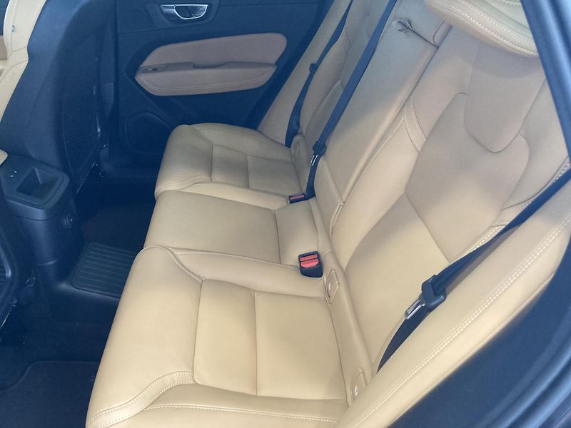 Volvo XC60 T6 eAWD Recharge Plus Dark AT8 - fotka 13 z 30
