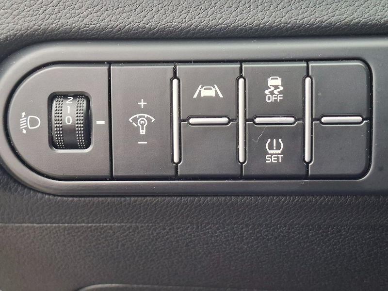 Kia Ceed (2023) SW 1.5T-GDI 118kW -1.MAJITEL - fotka 18 z 38