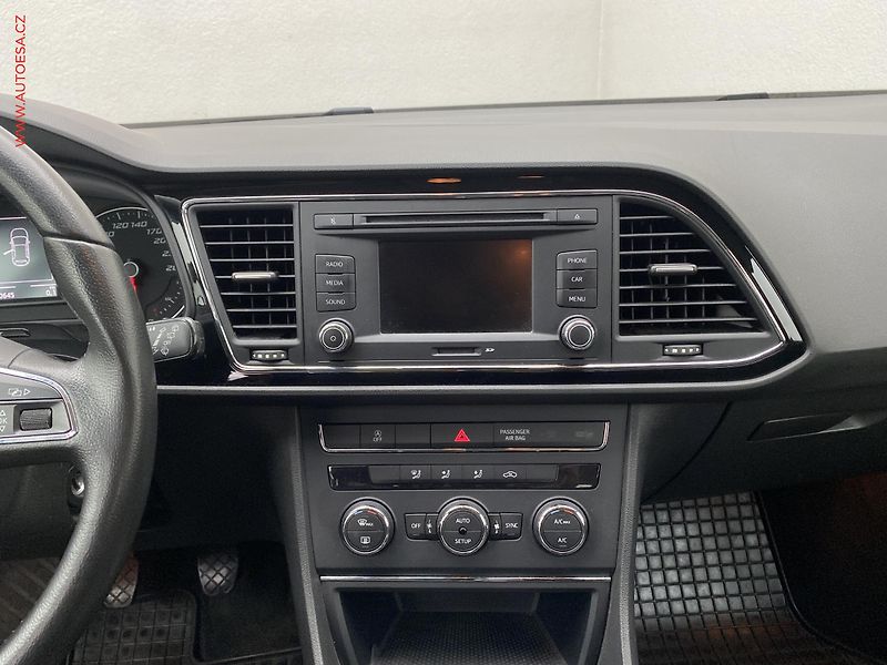 Seat Leon (2015) 1.2 TSi, Style, LED, TZ - fotka 12 z 16