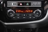 Mitsubishi Outlander 2,0 i  A/T,4x4,7.MÍST,INSTYLE+ - náhled 15