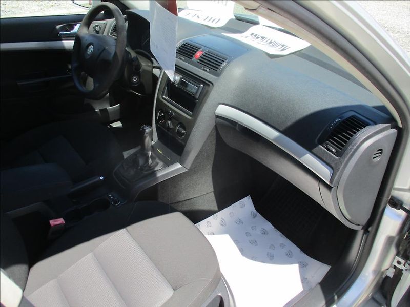 Škoda Octavia 1,9 TDI, klimatizace,serviska, - fotka 9 z 37