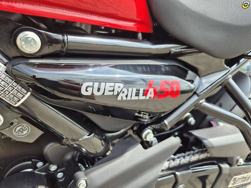 Royal Enfield (2026) Guerrilla 450 - fotka 14 z 37