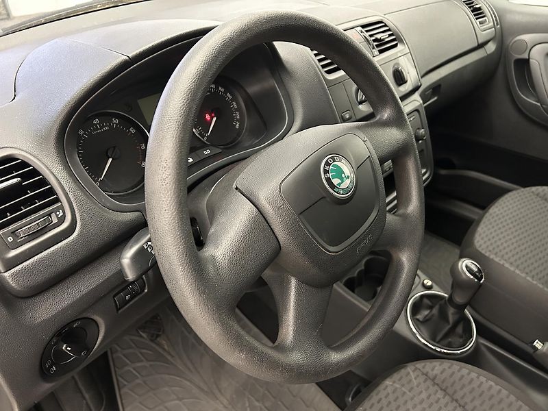 Škoda Fabia 1.2 TSI Ambiente - fotka 7 z 22