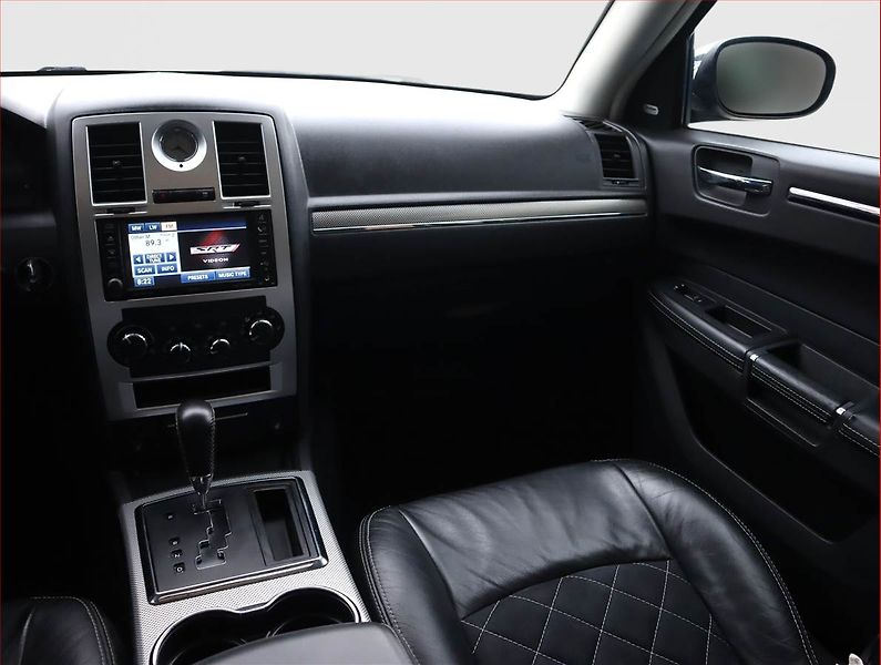 Chrysler 300C (2008) 3.0 D, Automat, Serv.kniha - fotka 8 z 20