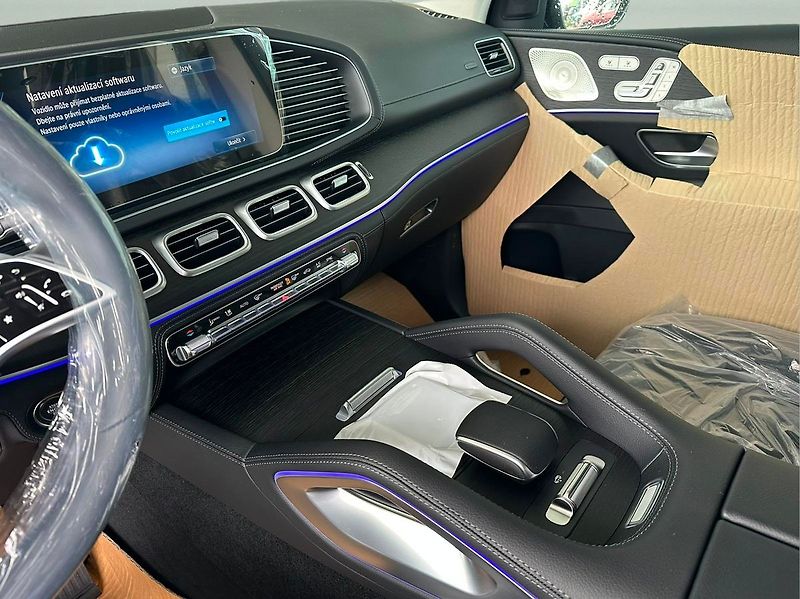 Mercedes-Benz GLE (2025) 450 d 4MATIC Edition 140 Years - fotka 10 z 13