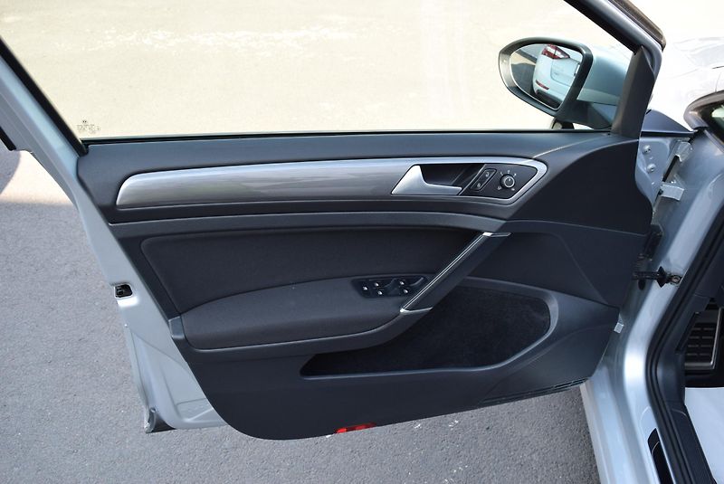 Volkswagen Golf (2016) 1.4TSI 92kw CLBMT WEBAS TAŽNÉ - fotka 19 z 50