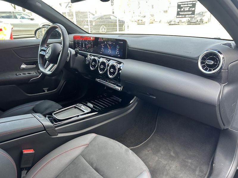 Mercedes-Benz Třídy A A 180 AMG - fotka 13 z 28