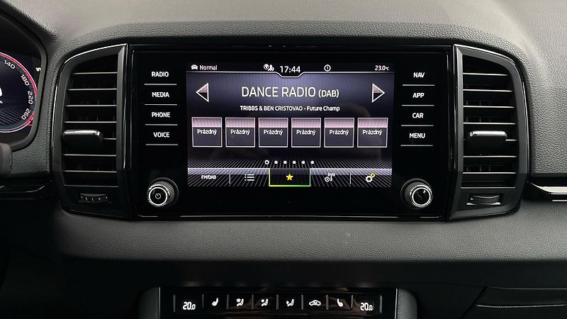 Škoda Karoq 1.5 TSI DSG Sportline - fotka 11 z 27