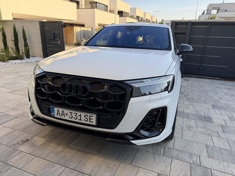 Audi SQ7 (2024) Masaze, 7 mist !!!! - fotka 2 z 19