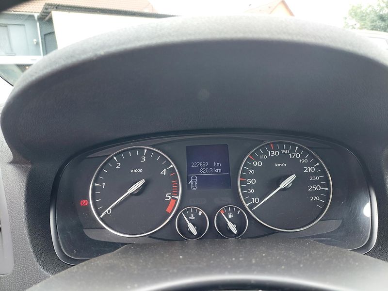 Renault Laguna (2011) III. Grandtour GT dCi 180 - fotka 13 z 39