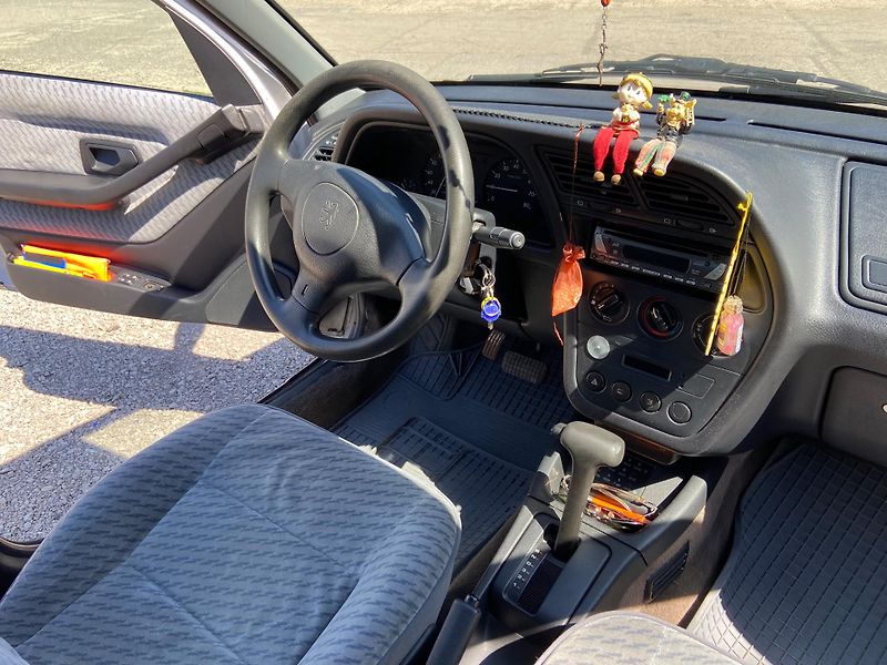 Peugeot 306 (1995) ST, 1.8 74kW, Automat - fotka 16 z 20