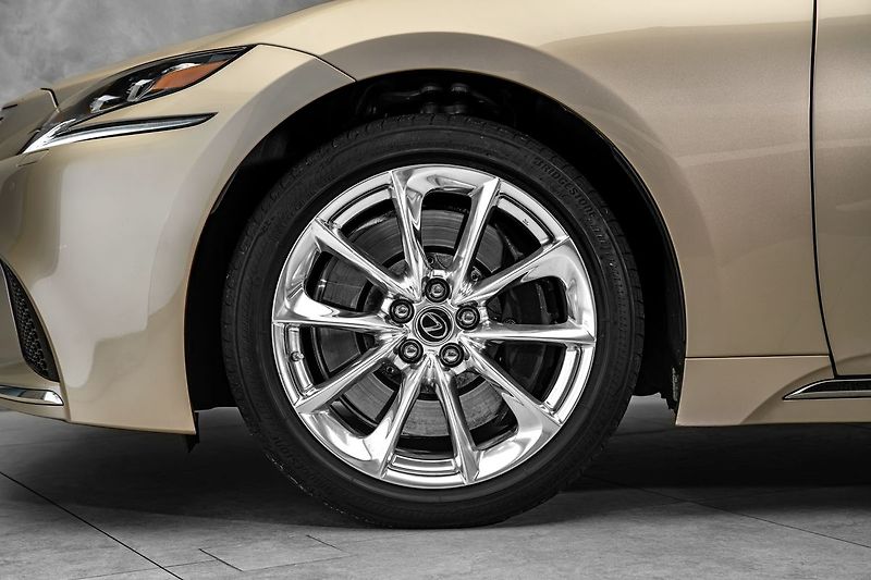 Lexus LS 500 LUXURY H AWD - fotka 2 z 28
