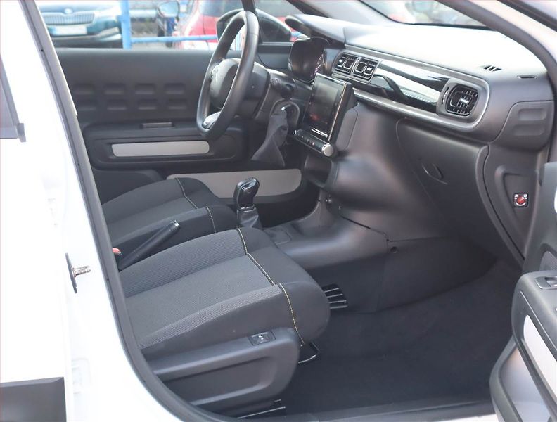 Citroën C3 (2020) 1.2 PureTech, Serv.kniha, Navi - fotka 9 z 17