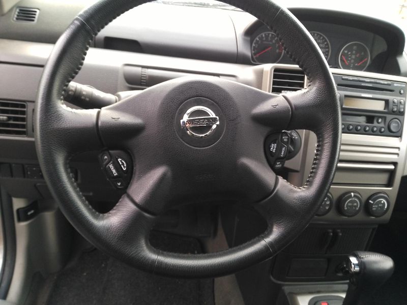 Nissan X-Trail 2,5i AWD /121 kW/ Automat - fotka 16 z 37