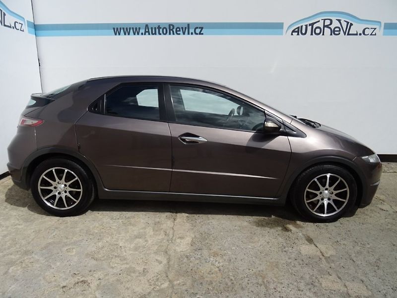 Honda Civic (2010) 1.4i,73kW,NovéČR,klima - fotka 5 z 21