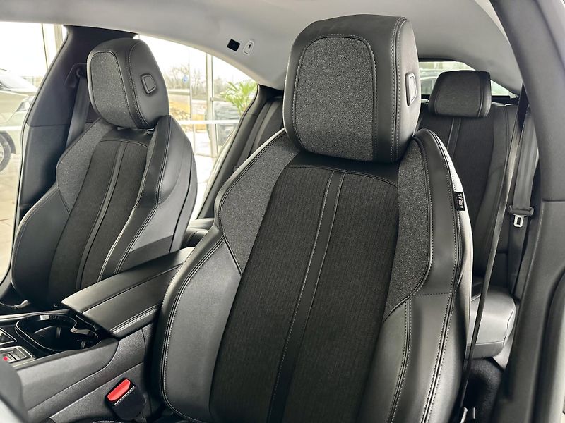 Peugeot 508 Hybrid 225*AT8*REZERVACE! - fotka 14 z 38