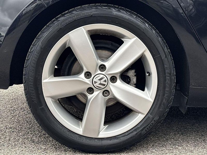 Volkswagen Golf (2012) 1.6 TDI Trend - fotka 27 z 30