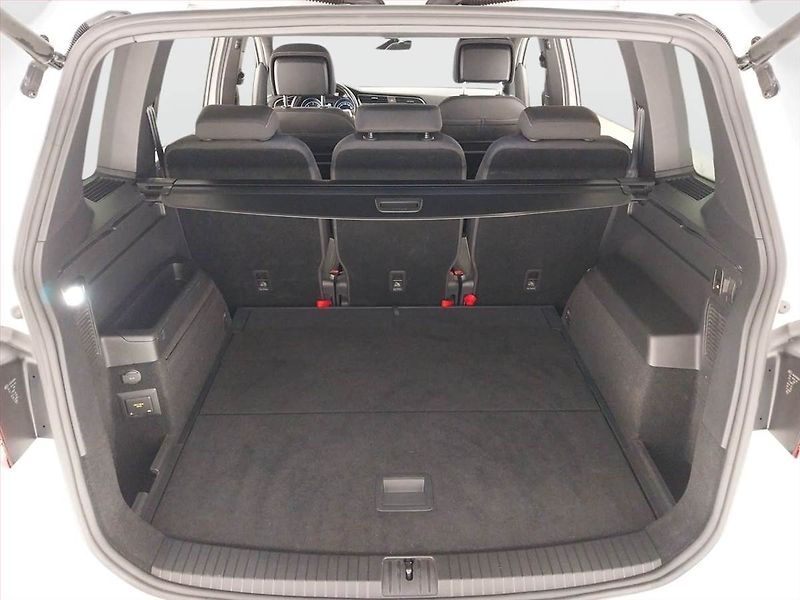 Volkswagen Touran (2017) R-Line 2.0 TDI, Automat - fotka 14 z 24