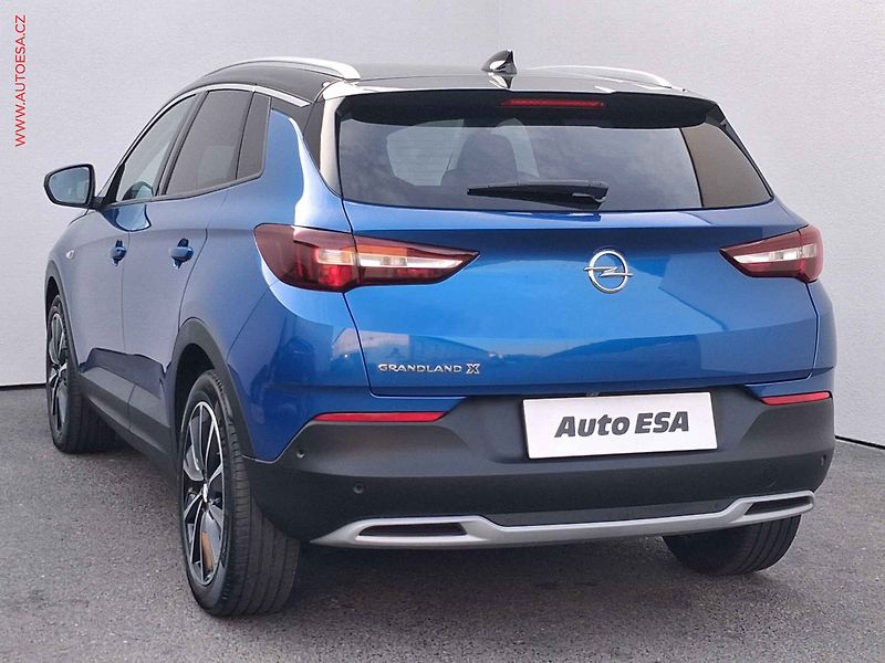 Opel Grandland X (2021) 1.2T, Ultimate, AT, kůže - fotka 6 z 19