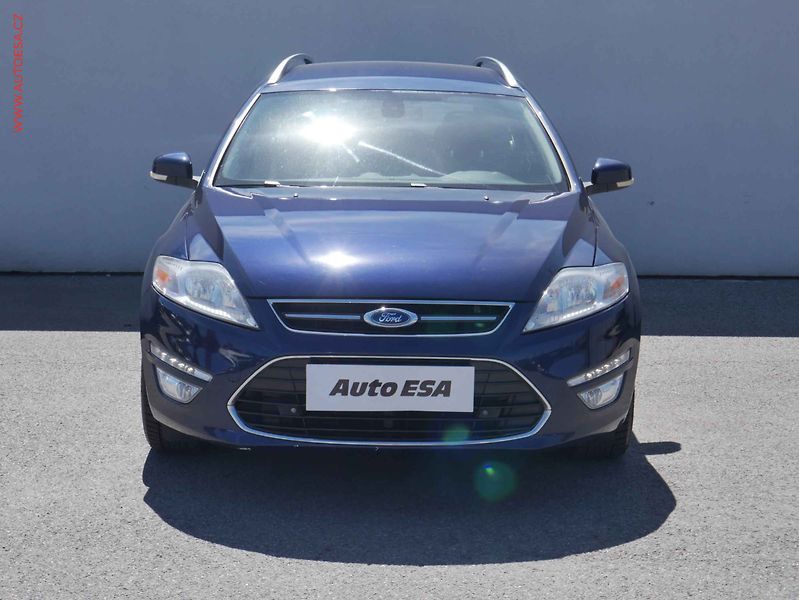 Ford Mondeo (2011) 2.0TDCi, AC, navi, kamera - fotka 2 z 15
