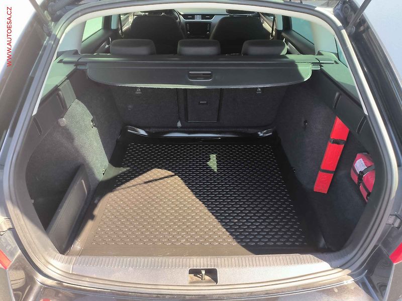 Škoda Octavia (2018) 1.5 TSI, Navi, AC, temp - fotka 7 z 22