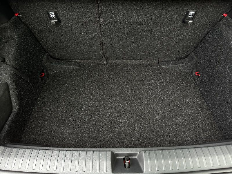 Škoda Kamiq 1.0TSi 110PS Ambition LED Temp - fotka 35 z 36